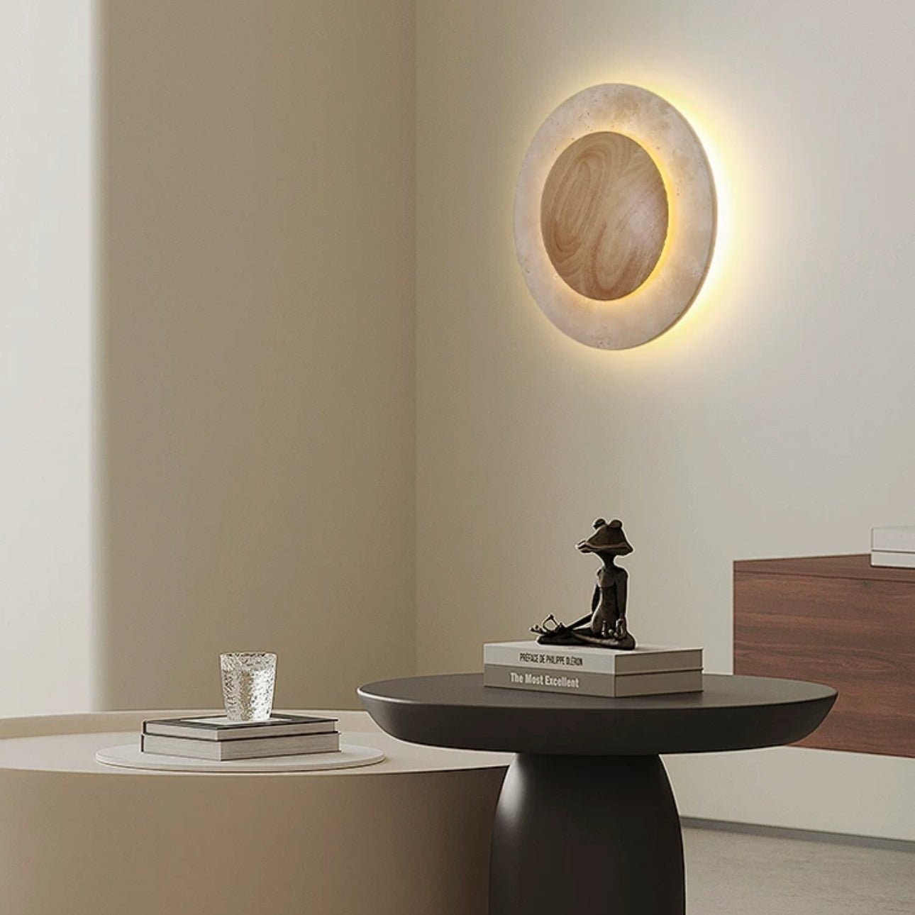 Ronde wandlamp van travertijnhout HL3433