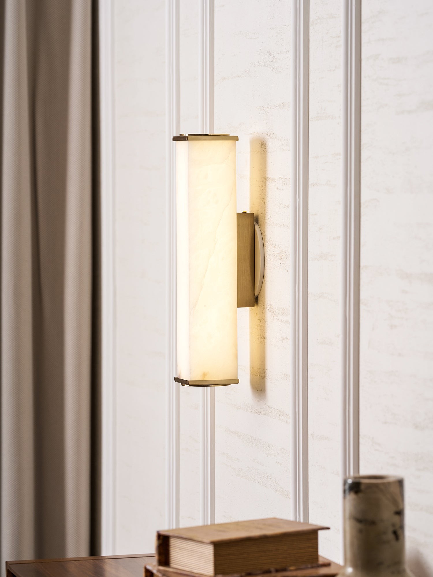 Kubusvormige albasten wandlamp HL2951