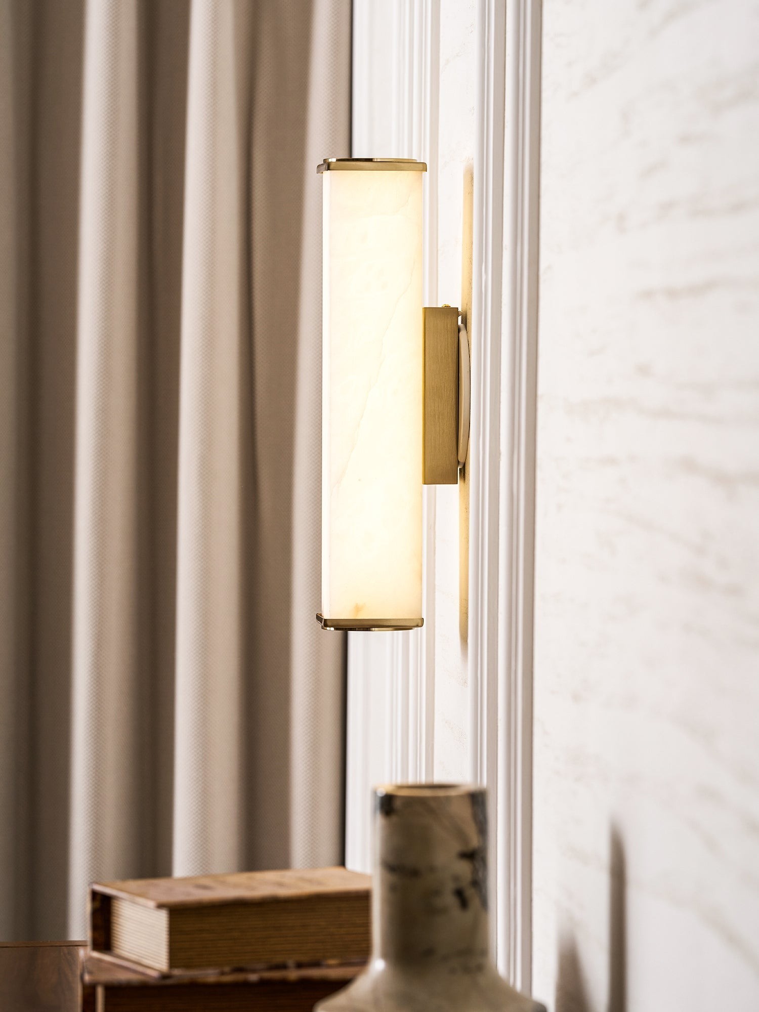 Kubusvormige albasten wandlamp HL2951