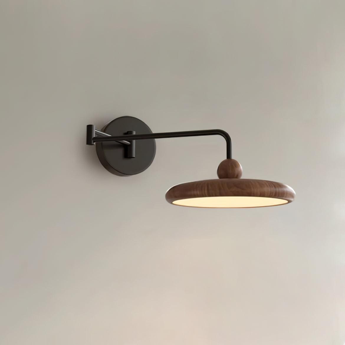 Wandlamp met Zwenkarm en Houten Schijfvormige bol voor Slaapkamer HL1080
