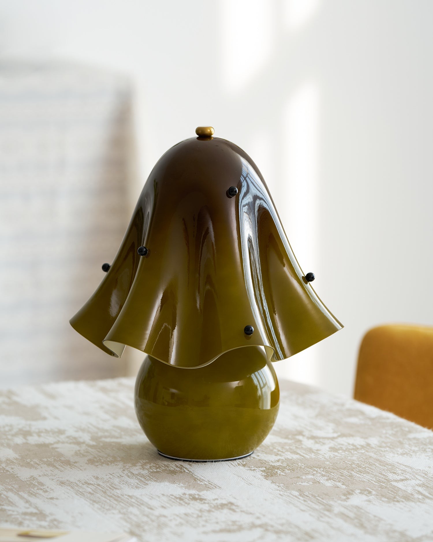 Bellina Decoratieve Tafellamp - Sculpturale Klokvormige Bloemvorm HL1644