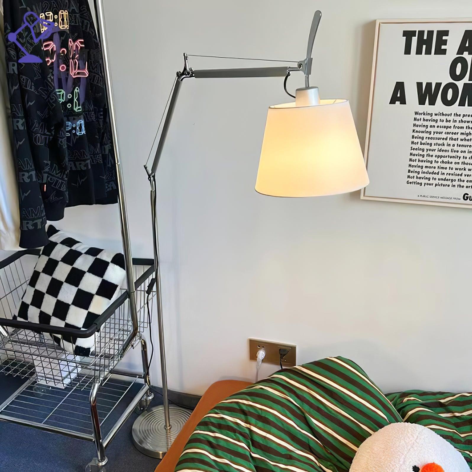 Moderne metalen wandlamp met emmerdesign en wip HL1109