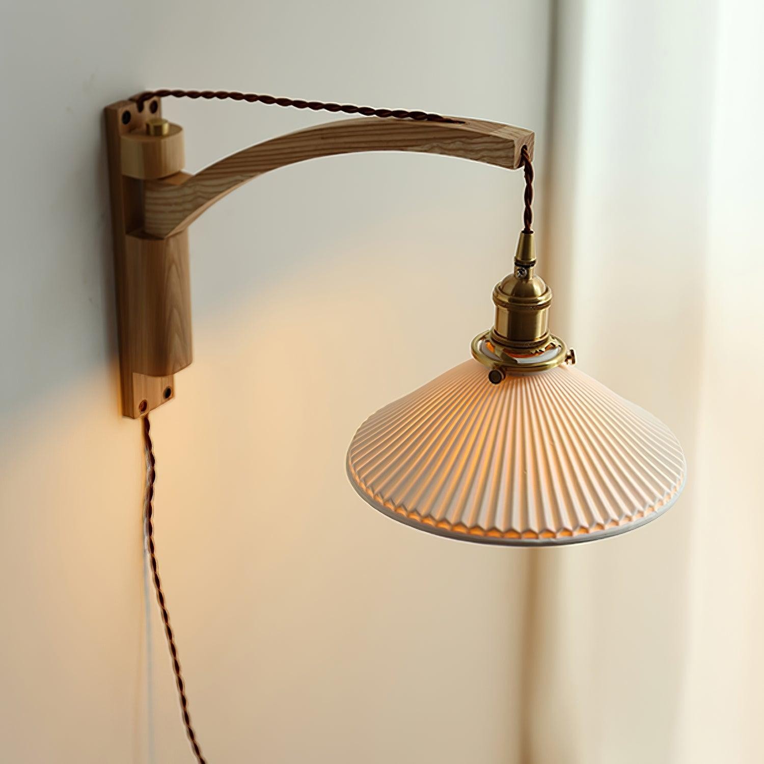 Walnoot Taps Toelopende Geribbelde Keramische Zwenkarm Wandlamp HL1077