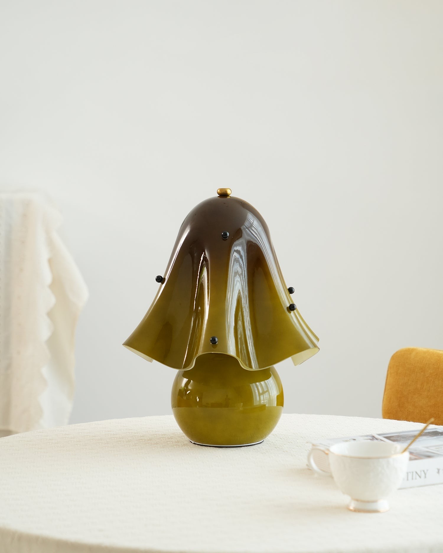 Bellina Decoratieve Tafellamp - Sculpturale Klokvormige Bloemvorm HL1644