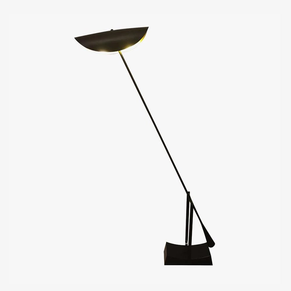 Nordic Creative Inclined Metalen Vloerlamp HL823