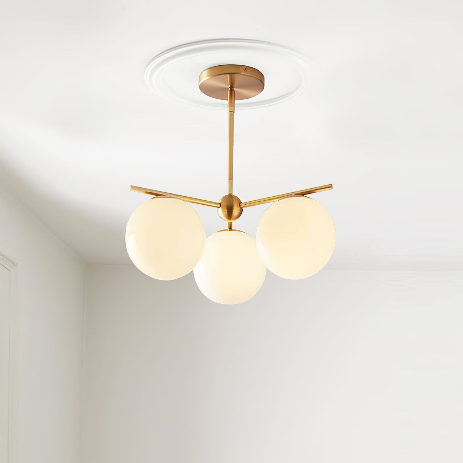 Luxe kroonluchter met bolvormige steel en messing HL1230