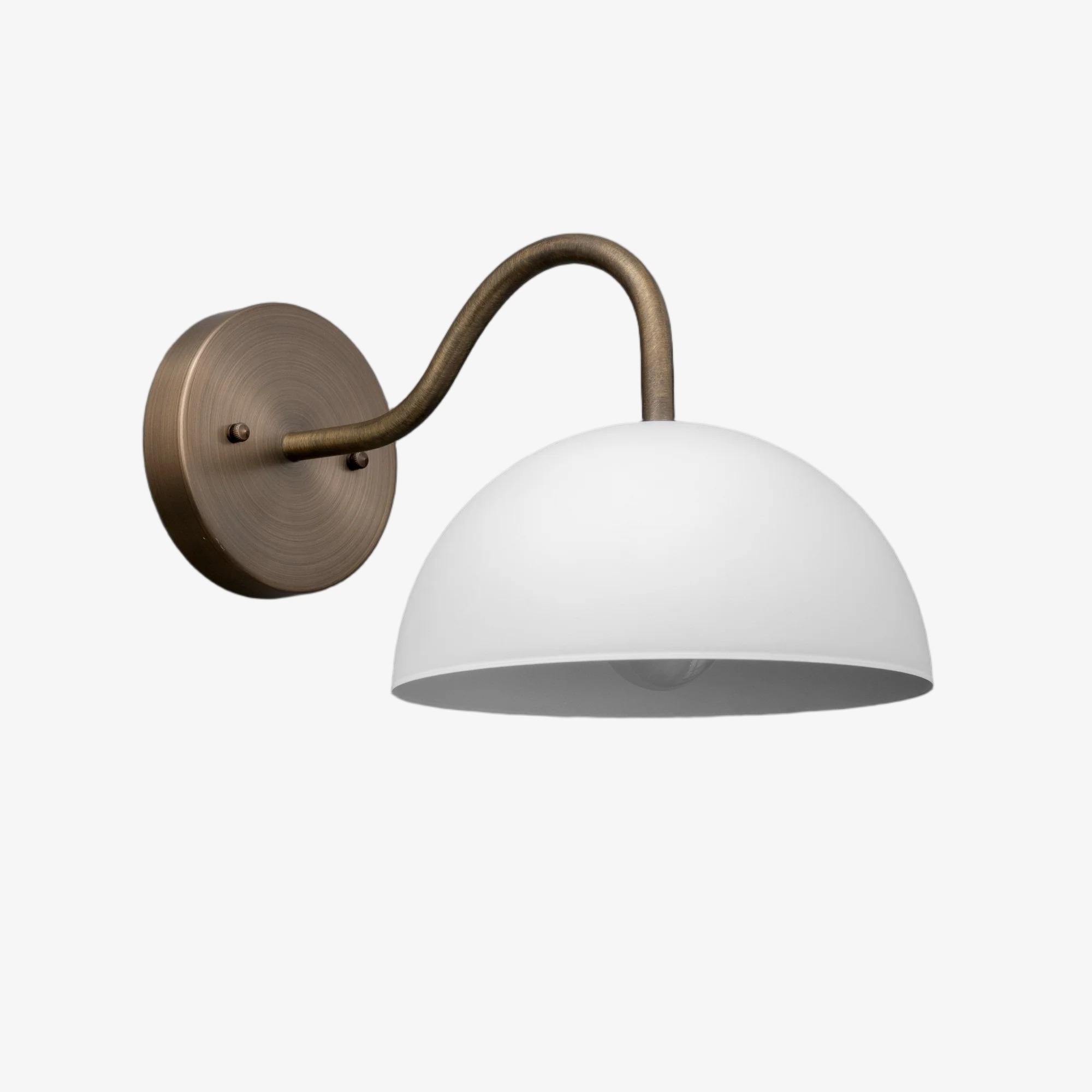 Curva Metalen Industriële Wandlamp - Gebogen Messing Arm - Gehamerde Koepellamp HL1770