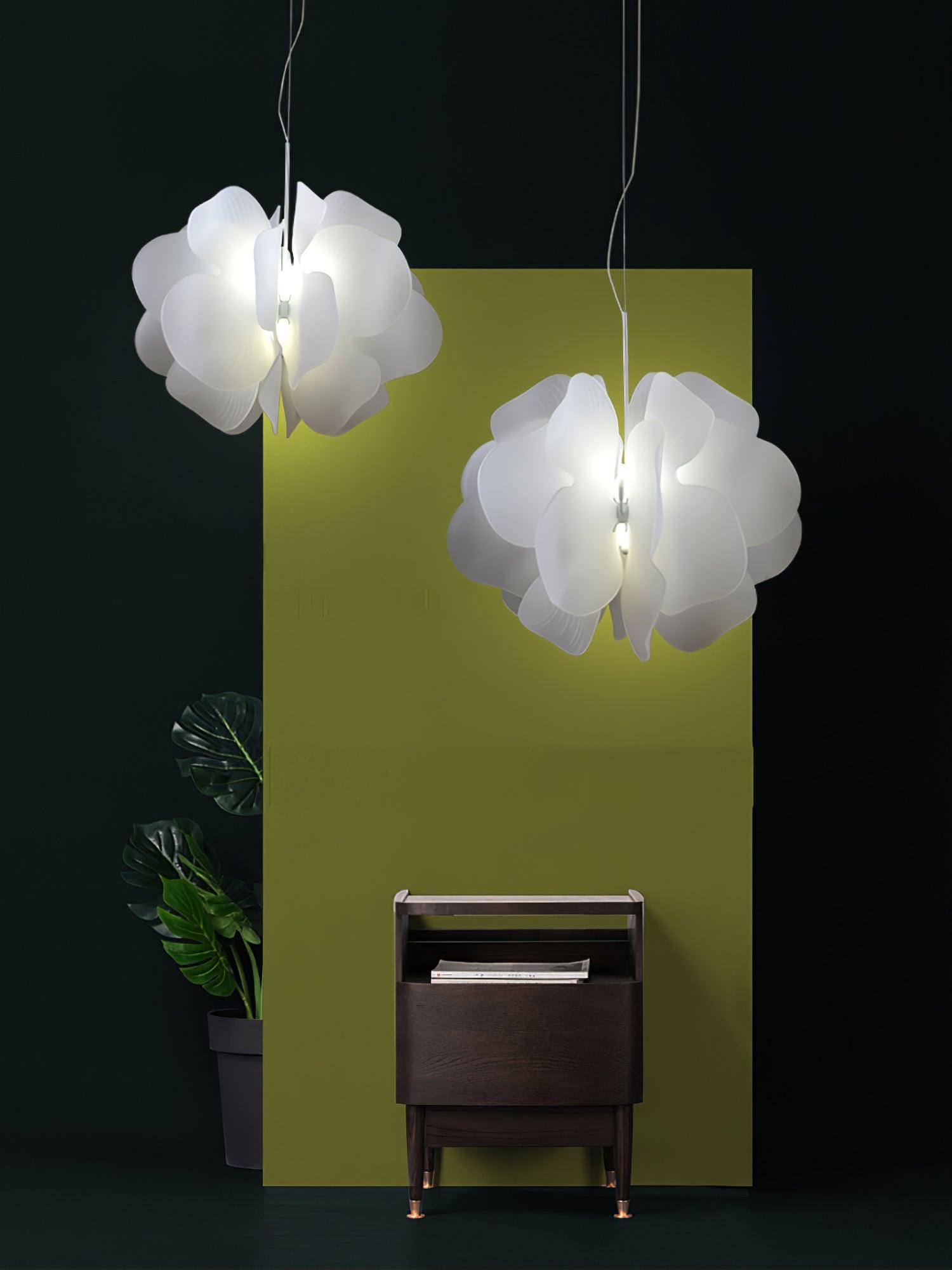 Moderne hanglamp met plastic bloemendesign HL673