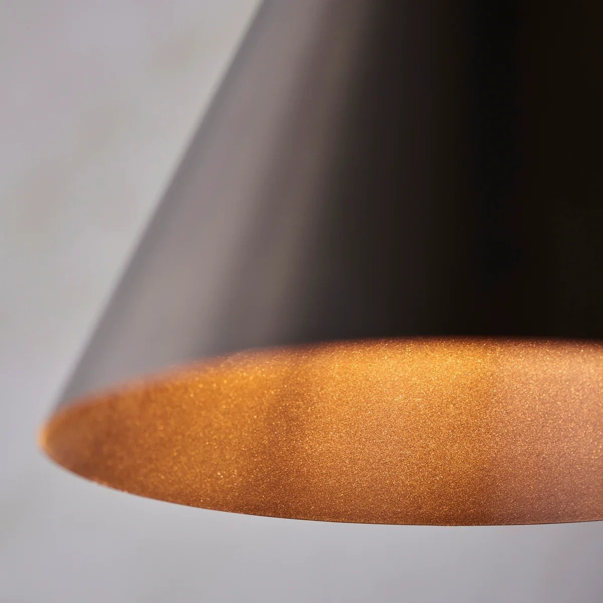 Oricone hanglamp - Klassiek en chique ontwerp met bronzen of messing afwerking, perfect voor de eet- of woonkamer HL2129