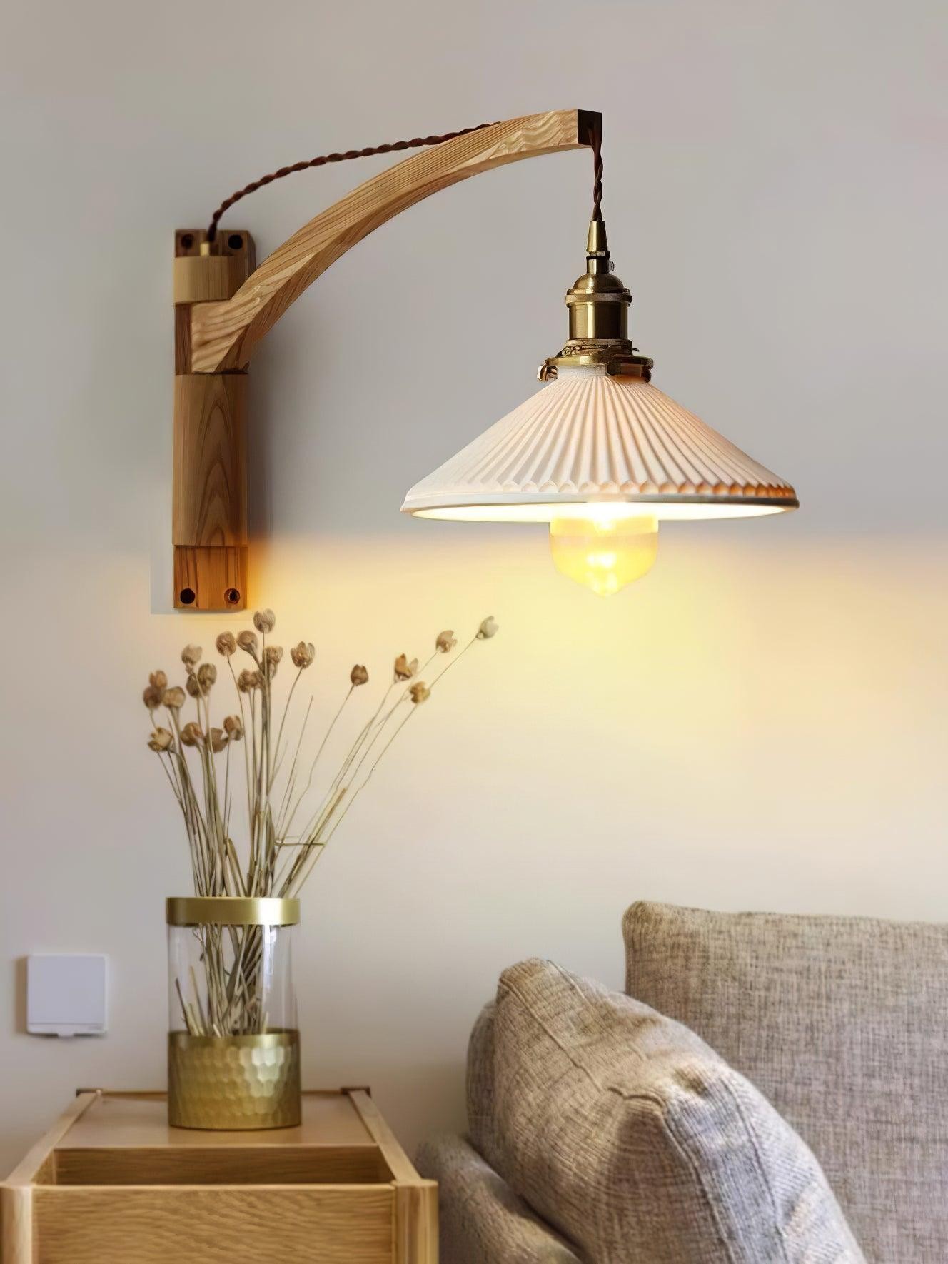 Walnoot Taps Toelopende Geribbelde Keramische Zwenkarm Wandlamp HL1077