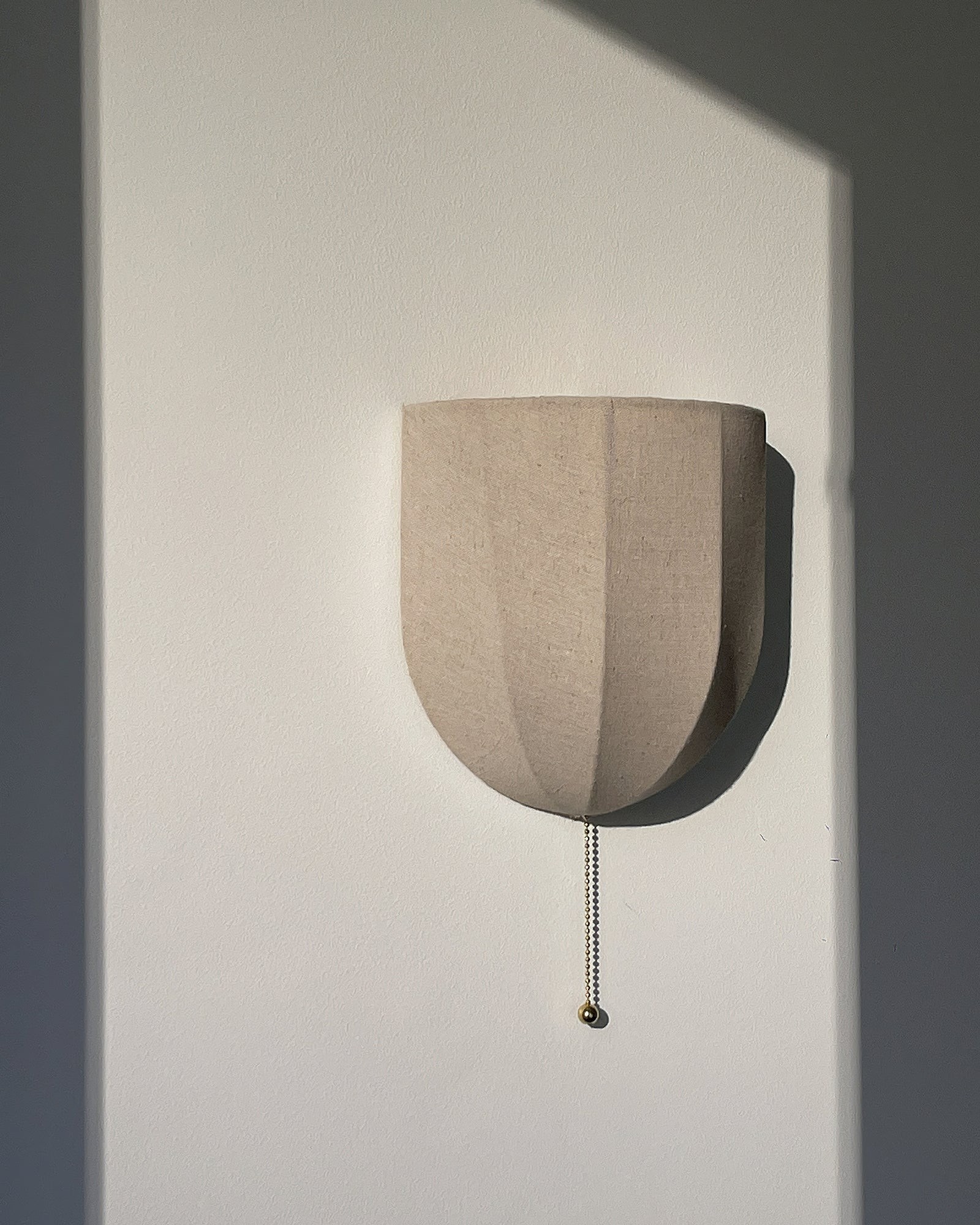 Fablune linnen wandlamp - moderne wandlamp met stoffen kap en textuur voor de woonkamer HL1134