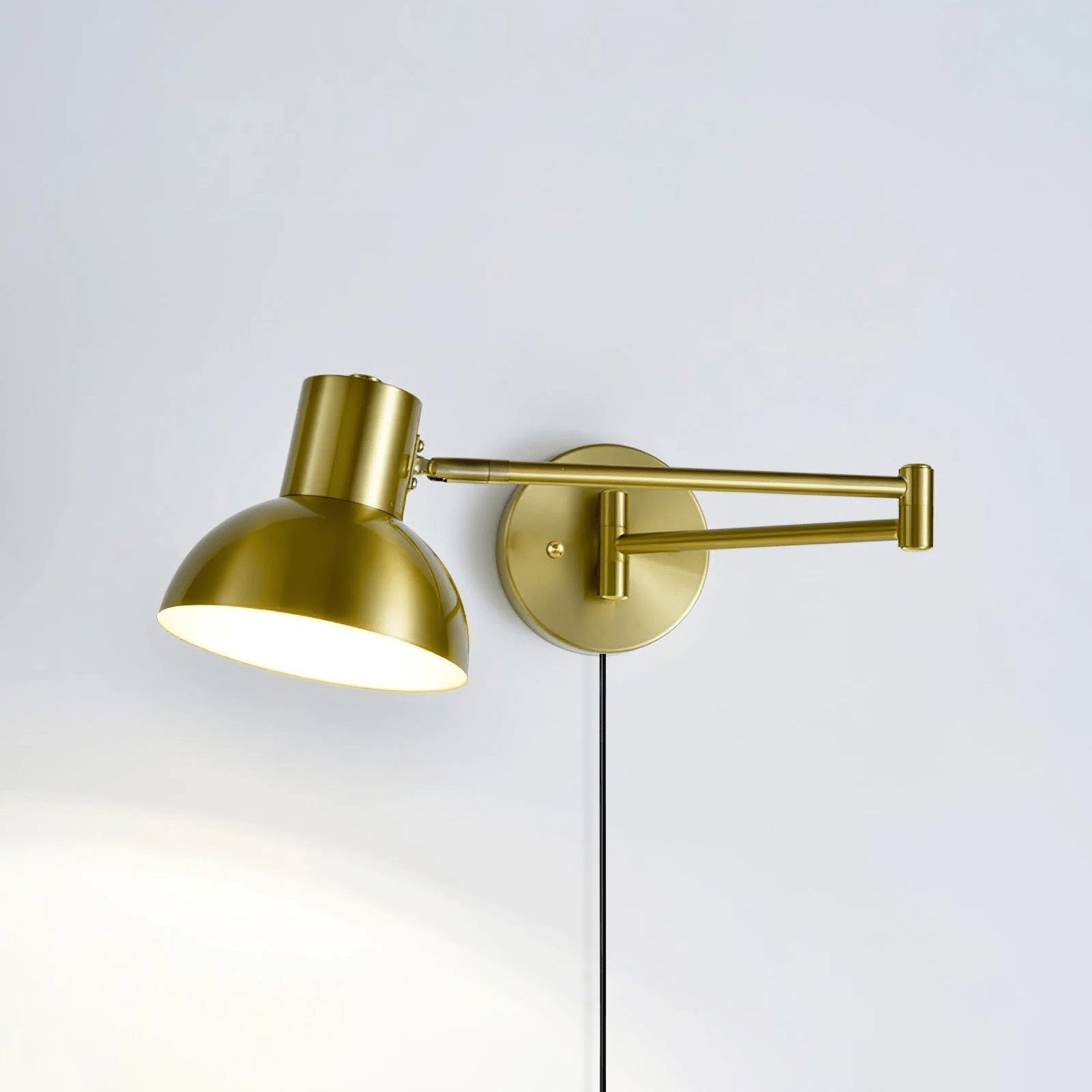 Verstelbare arm wandlamp met stekker HL2924