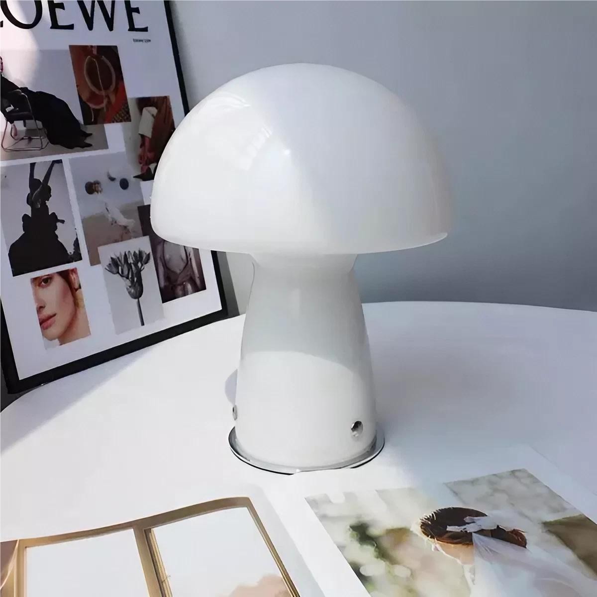Deense Bauhaus glazen paddestoel tafellamp HL187