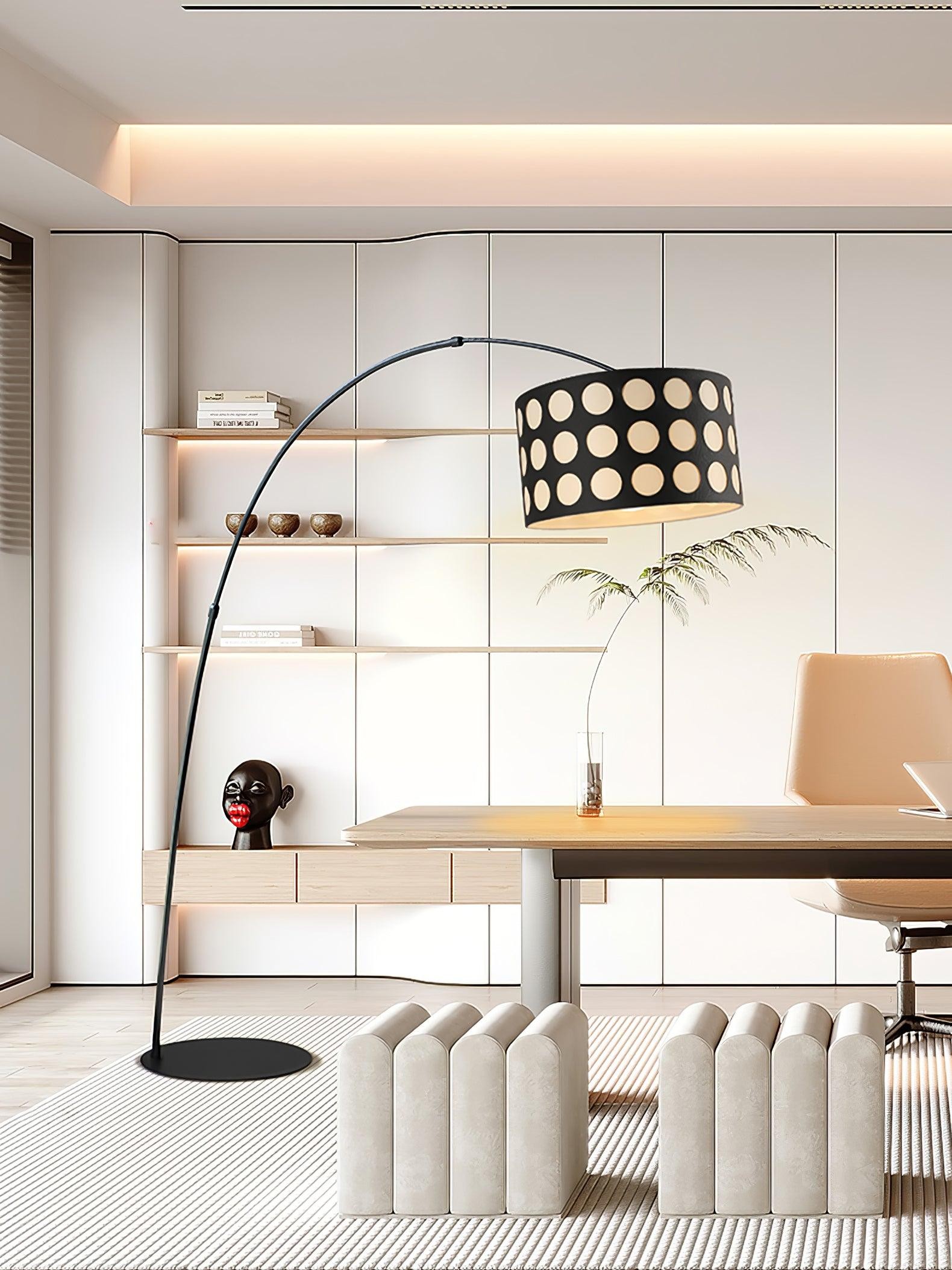 Moderne stoffen vloerlamp met stippenboog HL1119