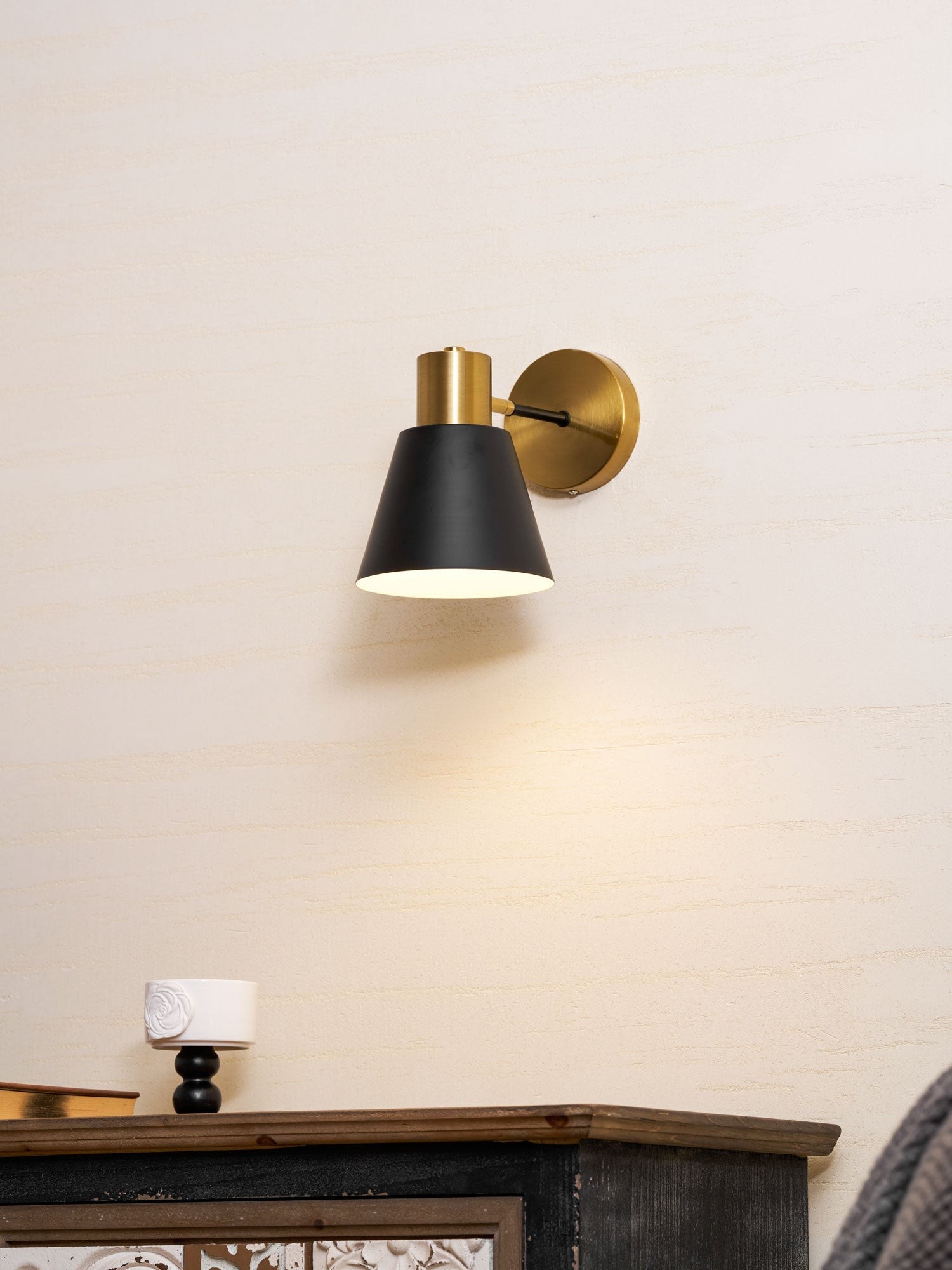 Verstelbare wandlamp met arm HL2926