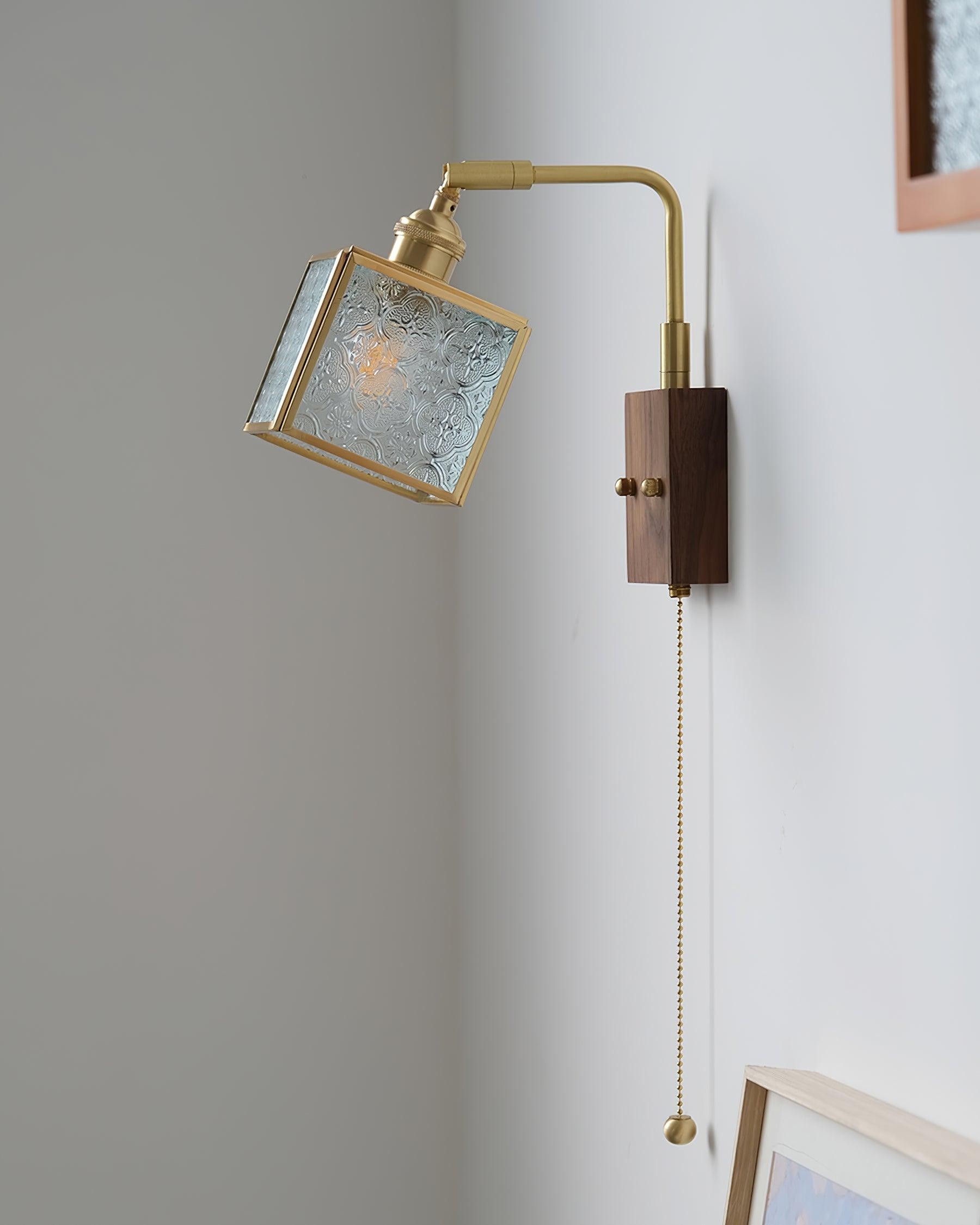 Vierkante glazen verstelbare houten wandlamp HL671