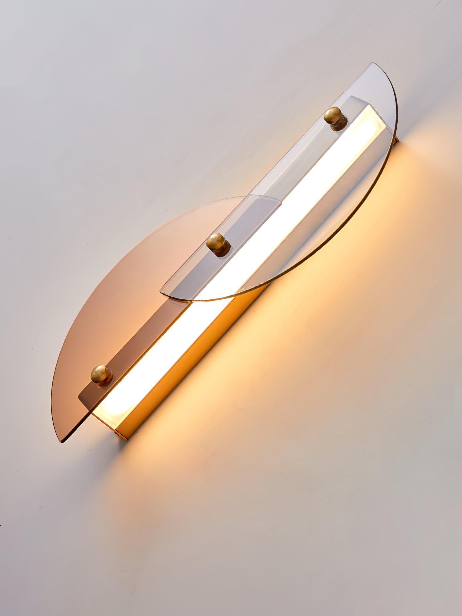 Eenvoudige waaiervormige glazen boogwandlamp HL635