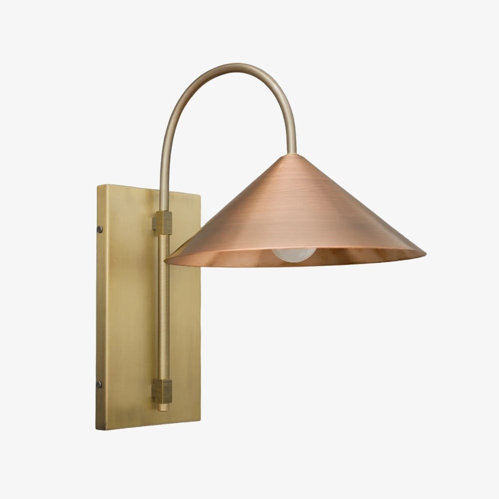 Conique Metalen Minimalistische Wandlamp - Sculpturale Messing Booglamp voor Moderne Interieurs HL1762