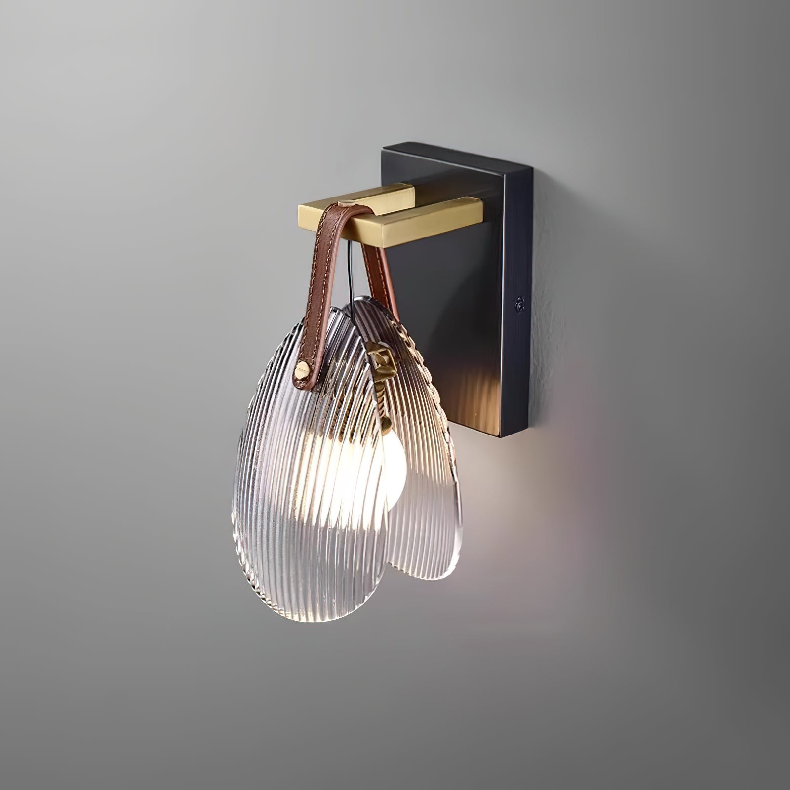 Schelpvormige glazen wandlamp HL3016