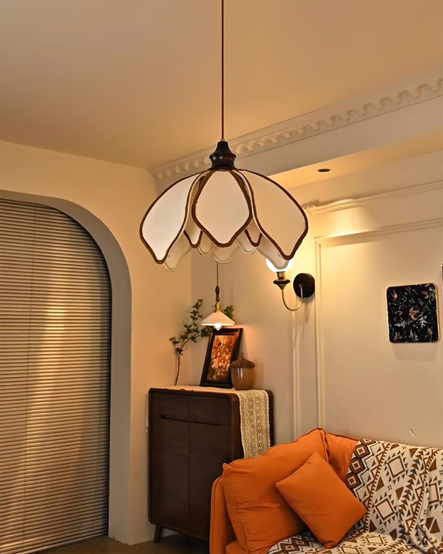 Vintage crèmekleurige bloemblaadjes hanglamp HL633