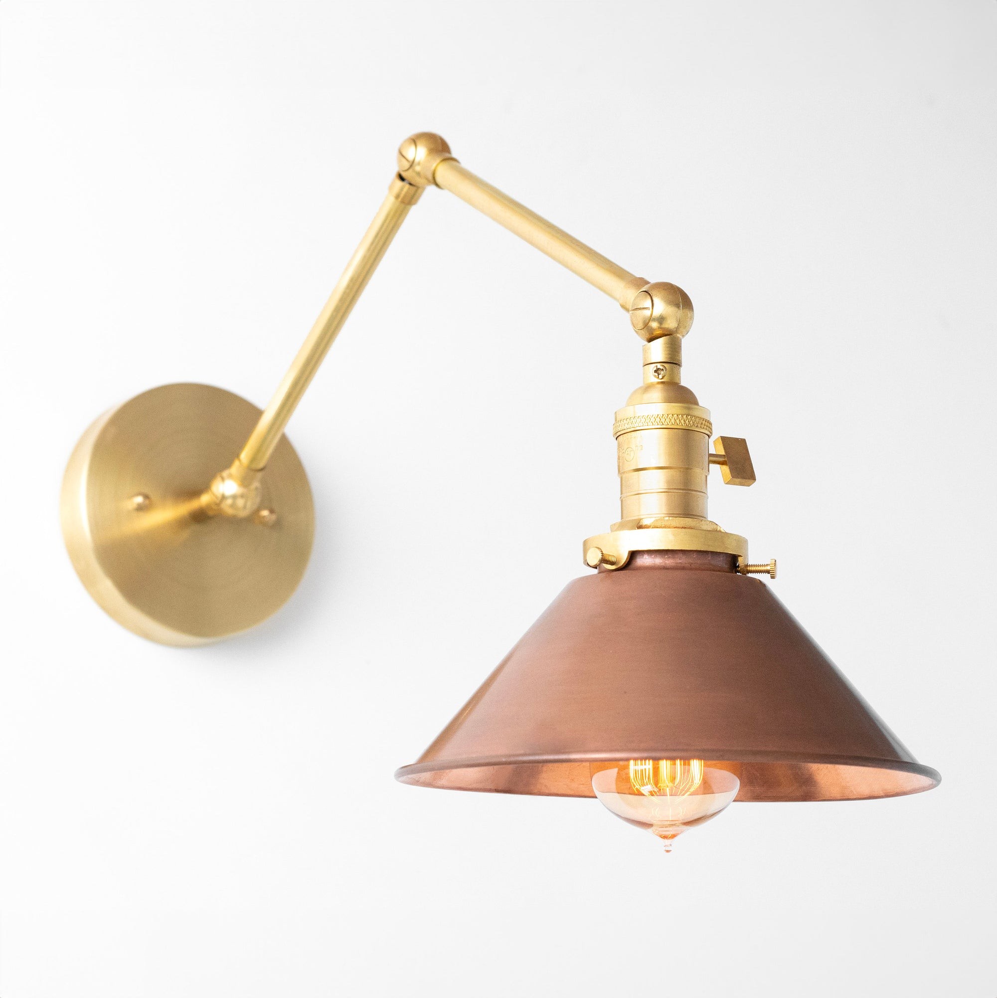 Conique metalen industriële wandlamp met verstelbare arm - vintage koperen kegelvormige kap voor taakverlichting HL1752