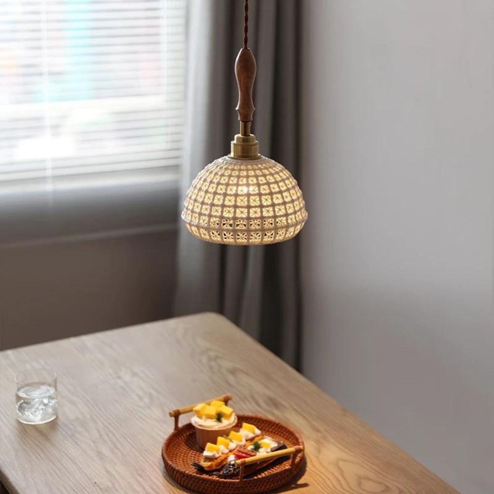 De keramische hanglamp met vlechtwerk HL3420