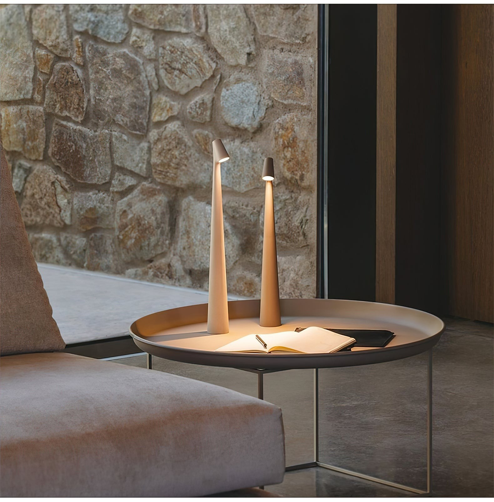 Creatieve hoge draagbare tafellamp HL343