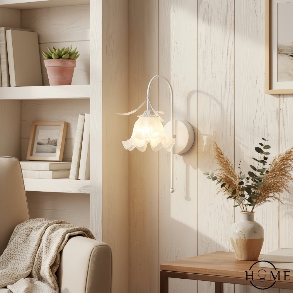Franse crèmekleurige bloemenwandlamp HL582