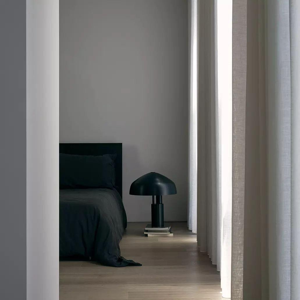 Modern minimalistisch design tafellamp met kromme kop HL652