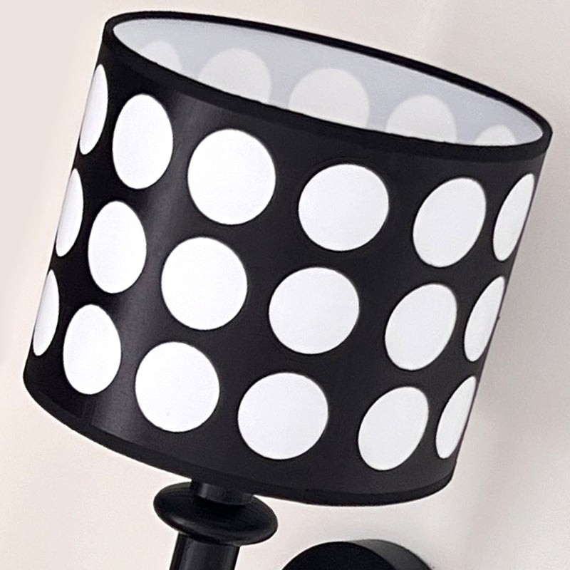 Franse witte stoffen cilindervormige wandlamp met stippen en essenhouten kap HL1118