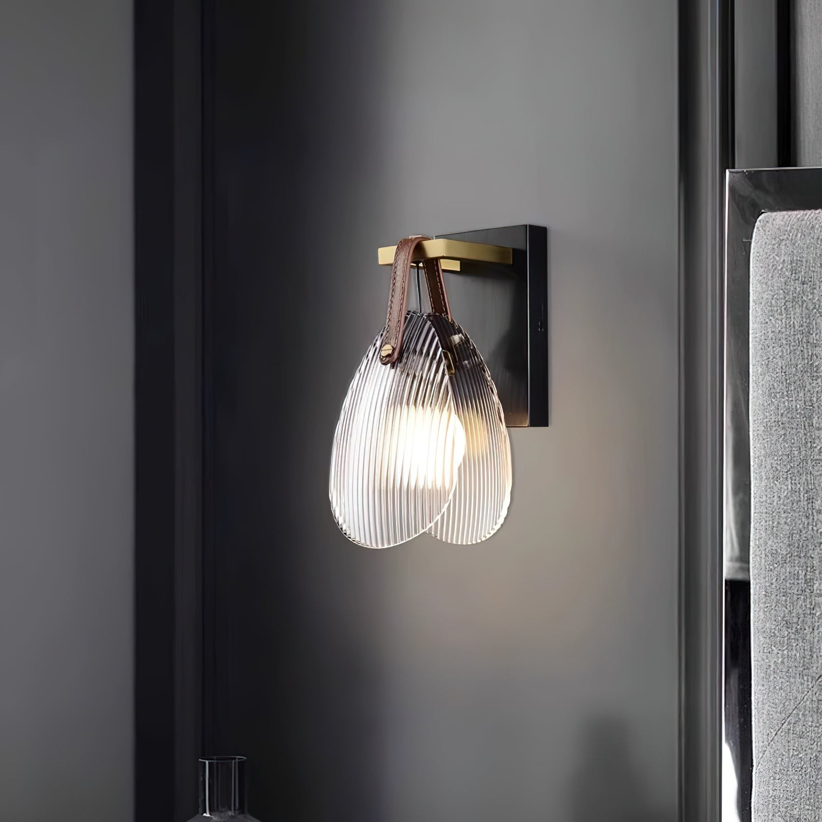 Schelpvormige glazen wandlamp HL3016