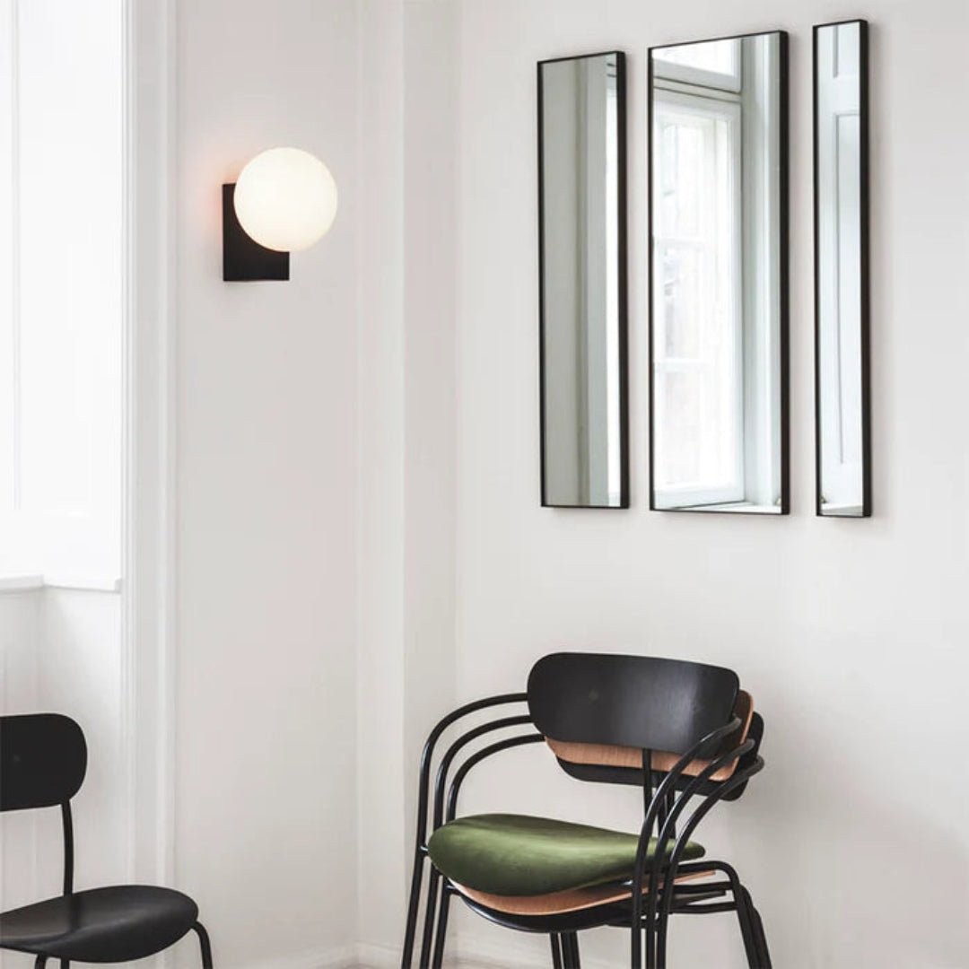Minimalistische bolvormige wandlamp HL558