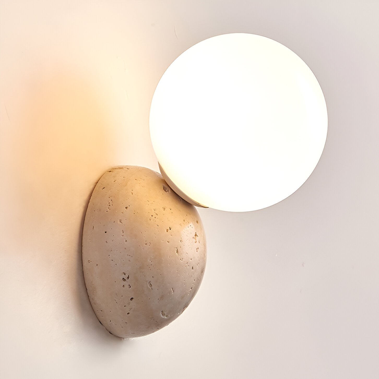 Ronde wandarmatuur van travertijnglas HL3492