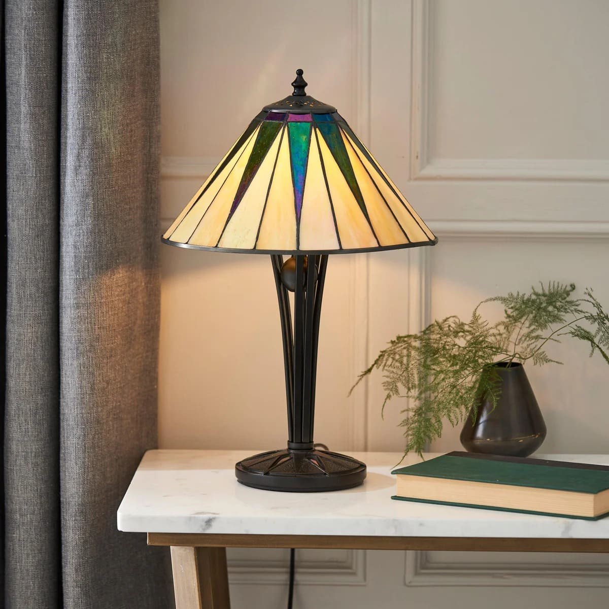 TF Dark Star Tiffany-stijl tafellamp met geometrische kap voor slaapkamer en accentverlichting HL2170