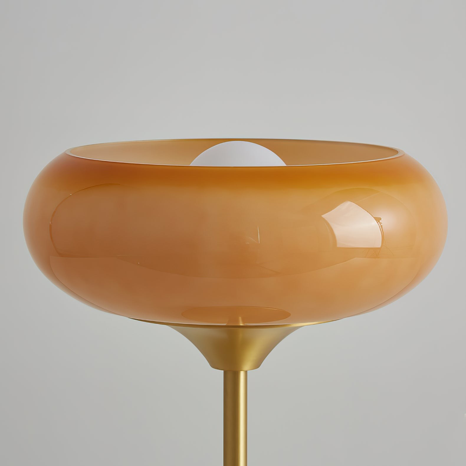 Glazen tafellamp in de vorm van een eiertaart HL2996