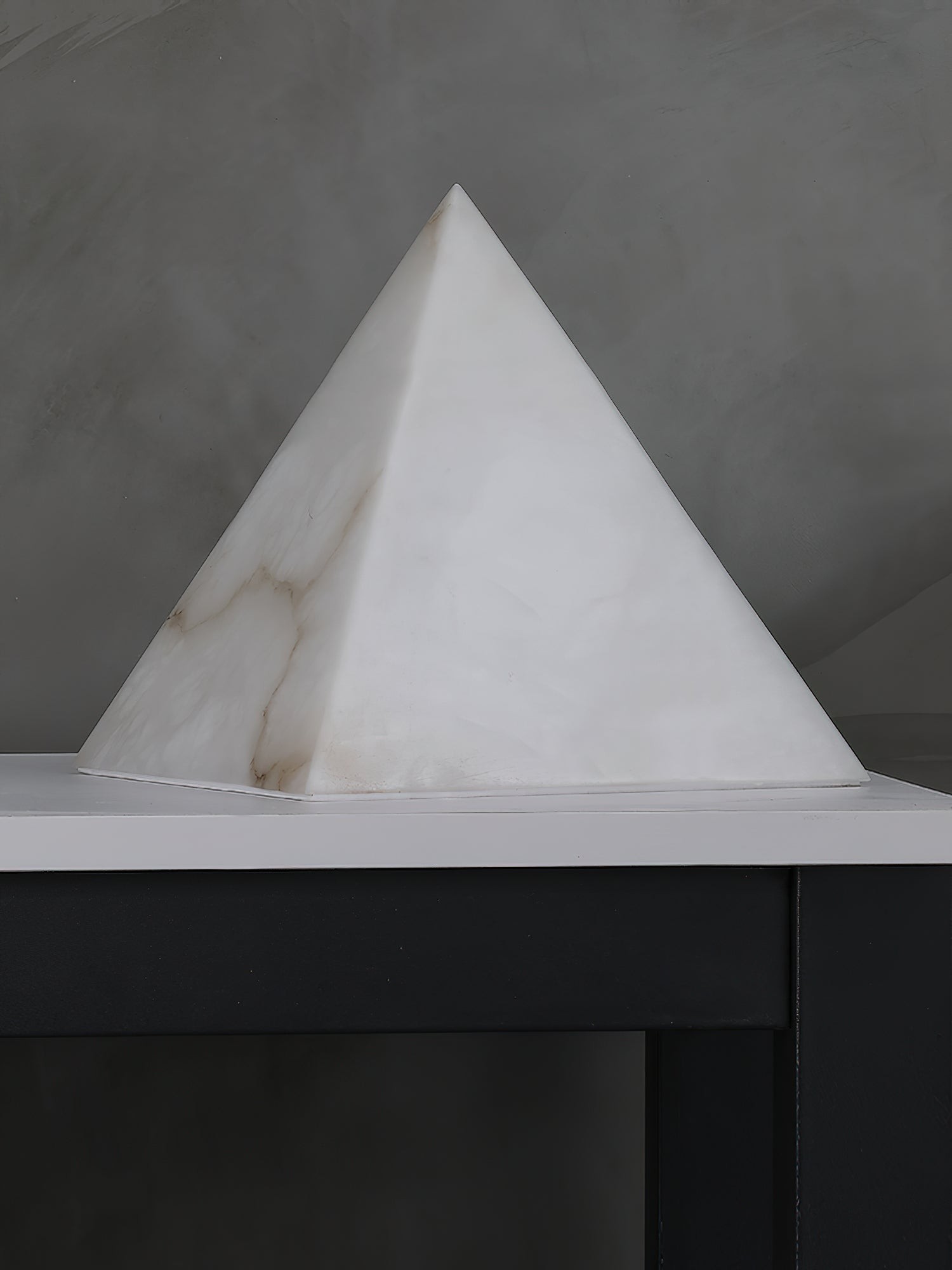 Albasten piramide tafellamp HL2981