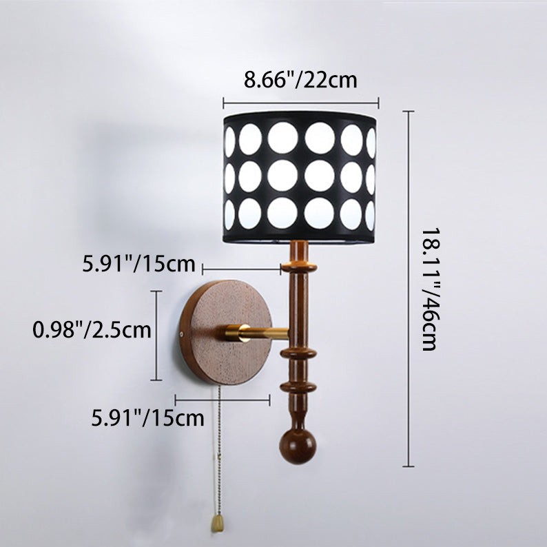 Franse witte stoffen cilindervormige wandlamp met stippen en essenhouten kap HL1118