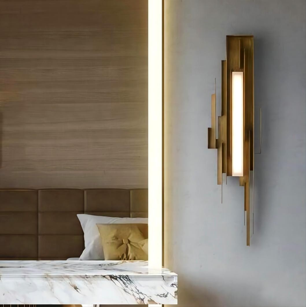 Schans gebeeldhouwde wandlamp