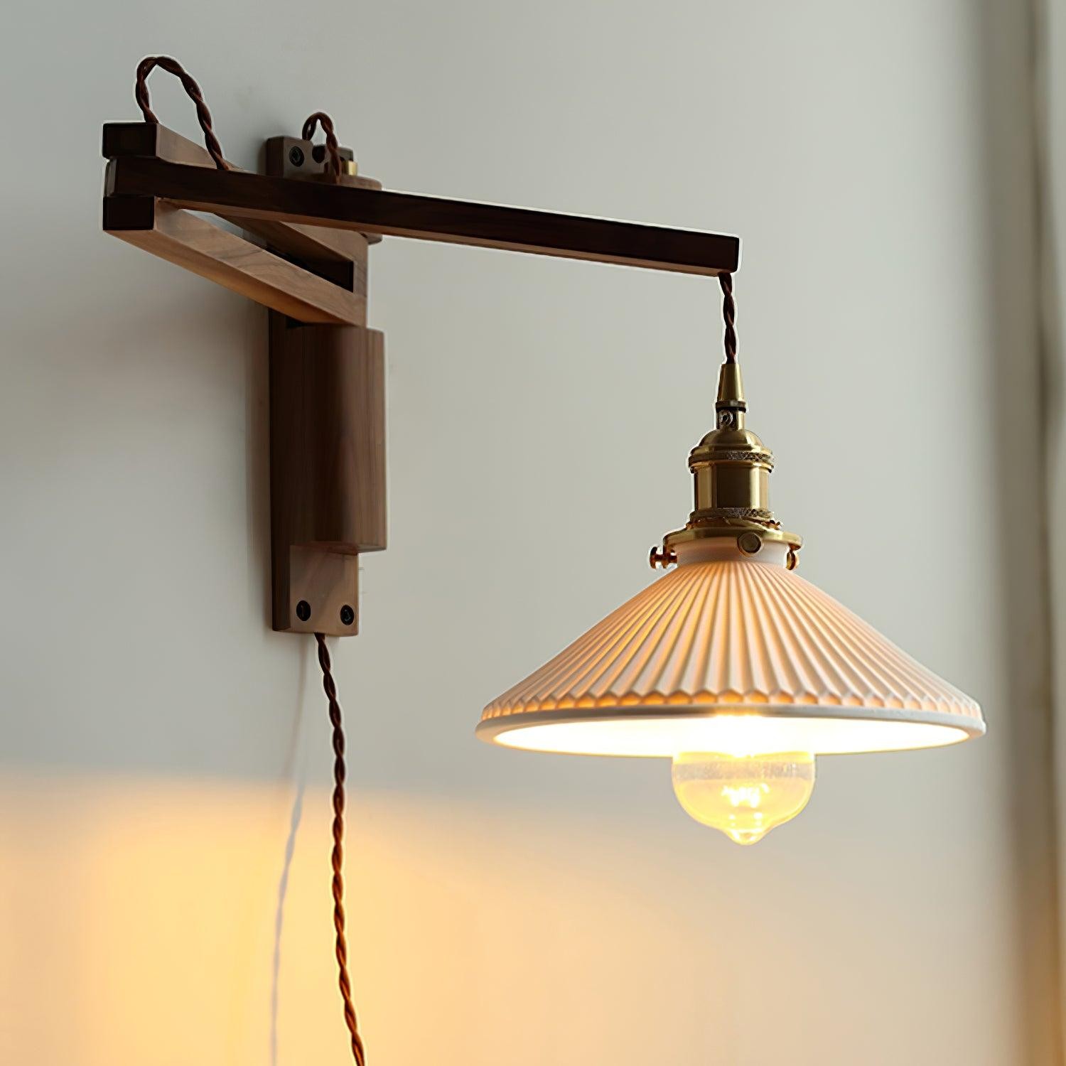 Walnoot Taps Toelopende Geribbelde Keramische Zwenkarm Wandlamp HL1077