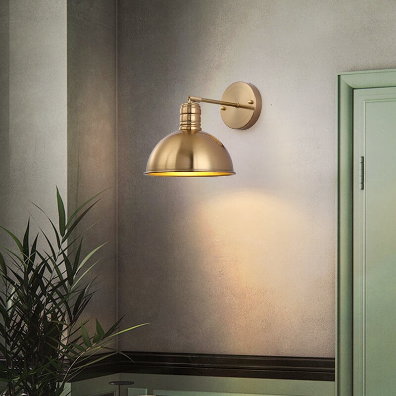Moderne, eenvoudige, kegelvormige wandlamp met één lichtpunt van geplateerd messing, HL1412