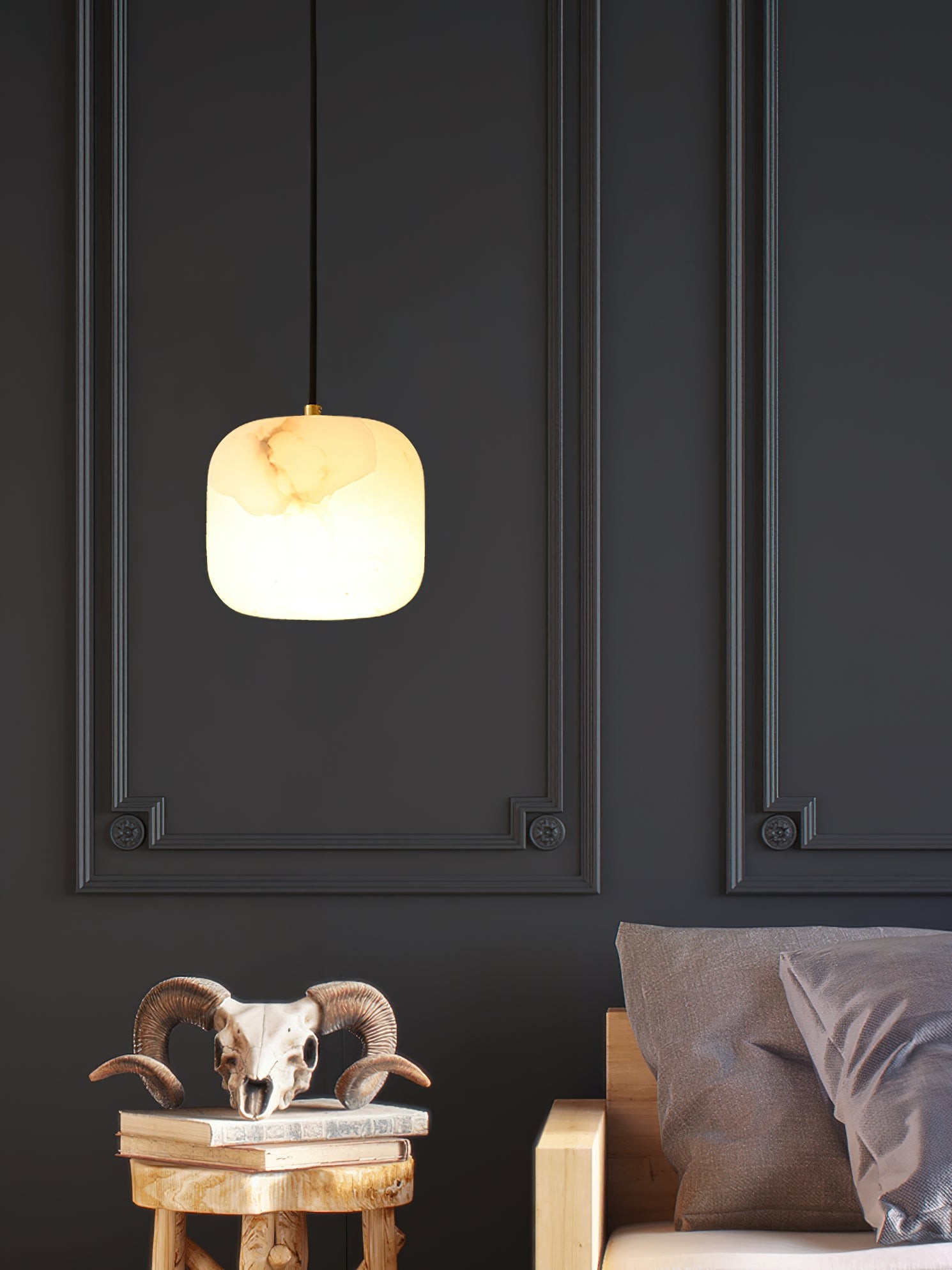 Alabaster hanglamp voor naast het bed HL2976