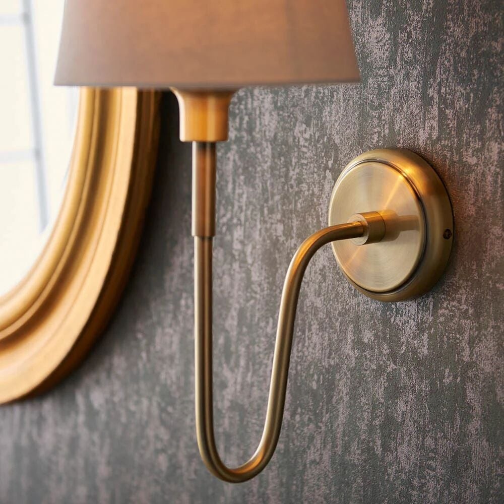 Ivoralux Wandlamp met taps toelopende stoffen kap - Moderne klassieke wandlamp met gebogen arm voor gangen of slaapkamers HL2143