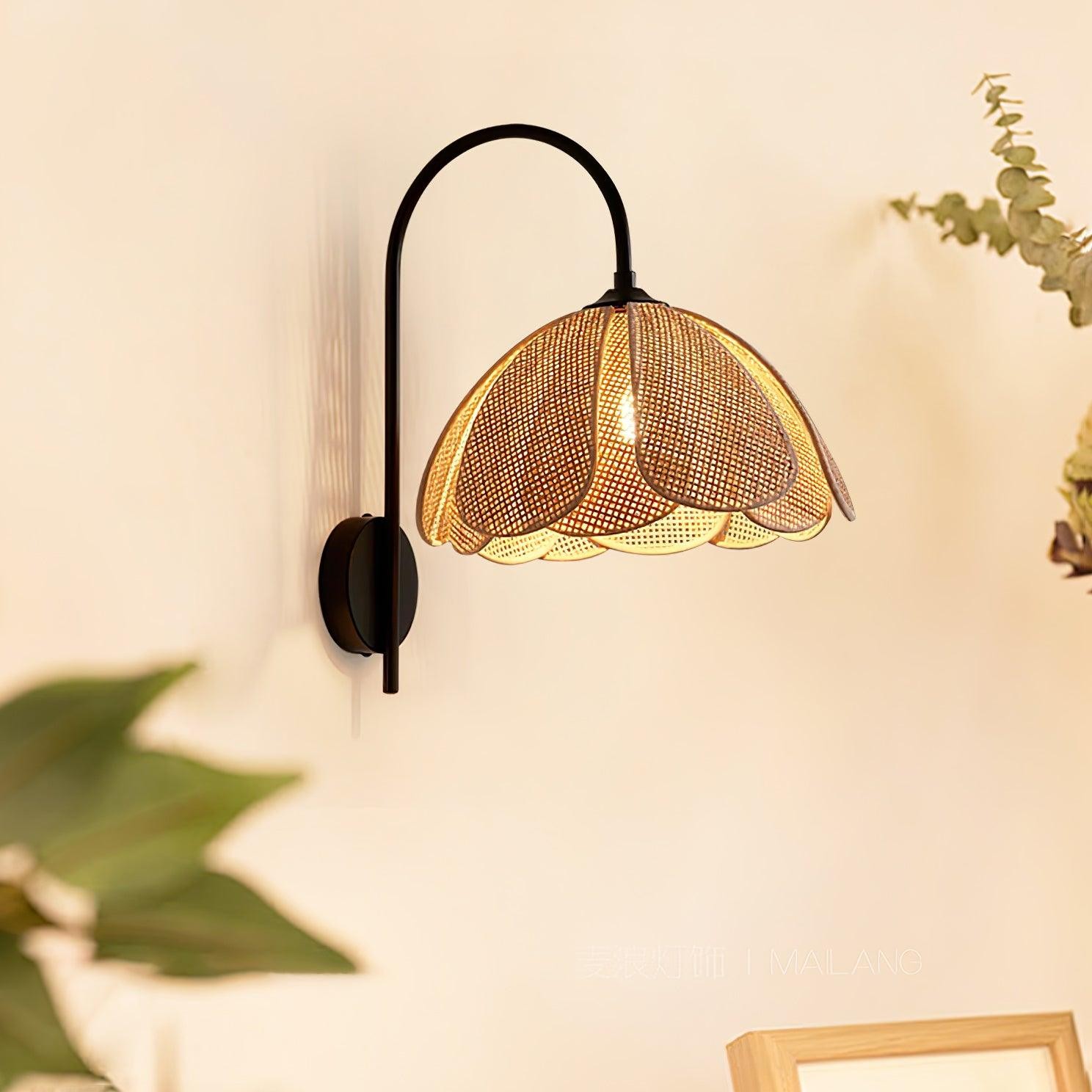 Rotan Bloemblaadje Wandlamp HL795