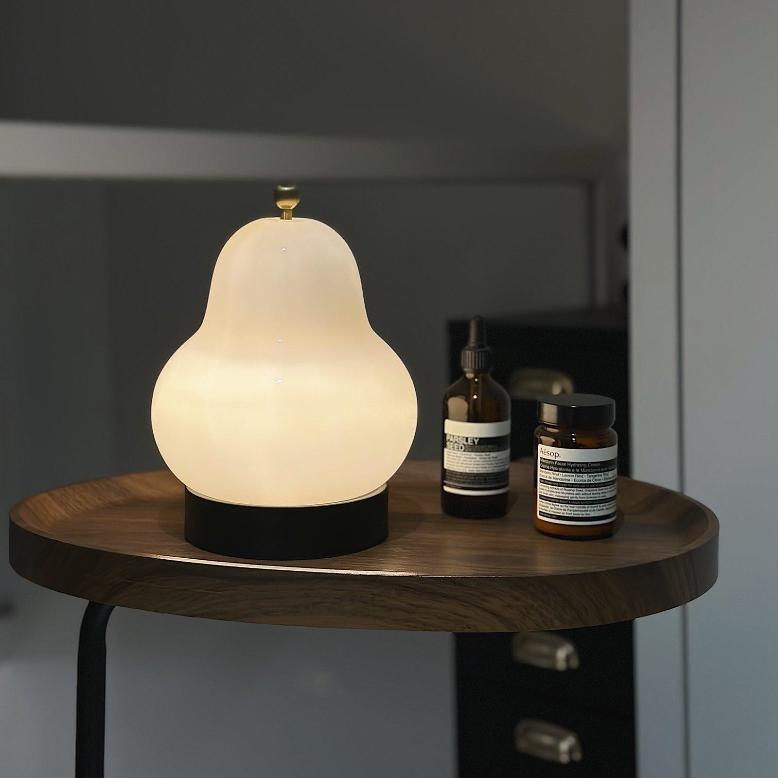 Schattige peervormige tafellamp HL629