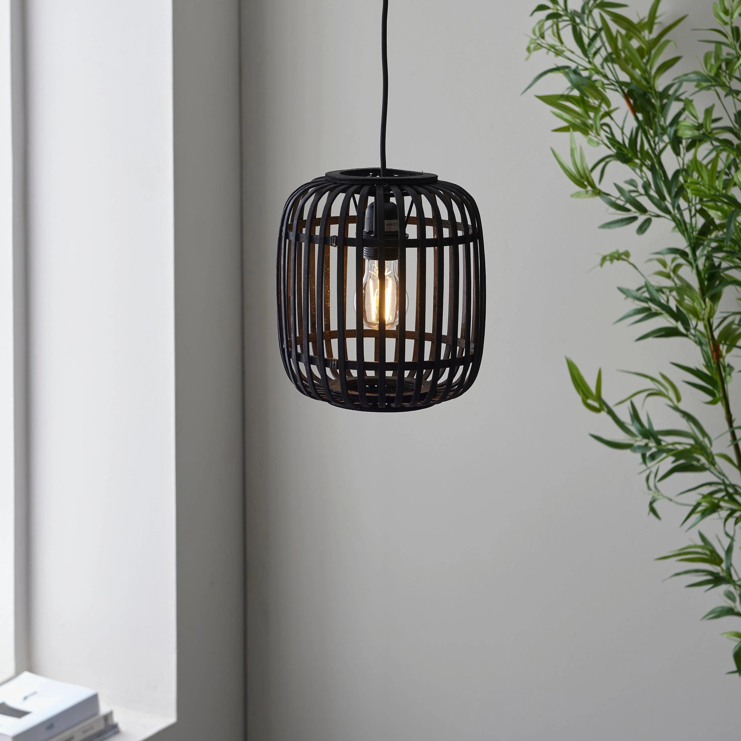 Yumeko Verstelbare Bamboe Hanglamp - Natuurlijke Kooi Plafondlamp Perfect voor Woon- en Eetkamer HL2197