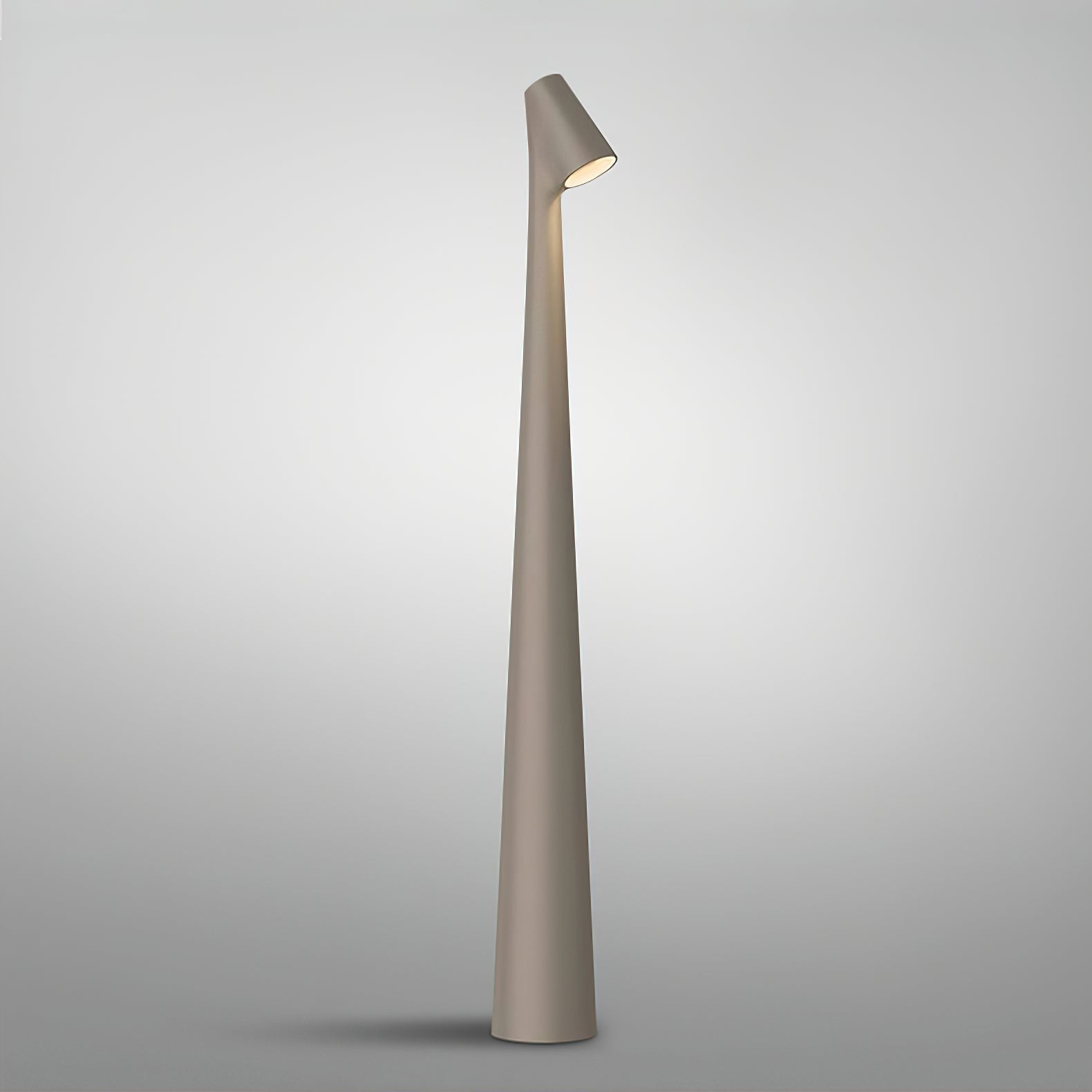 Creatieve hoge draagbare tafellamp HL343