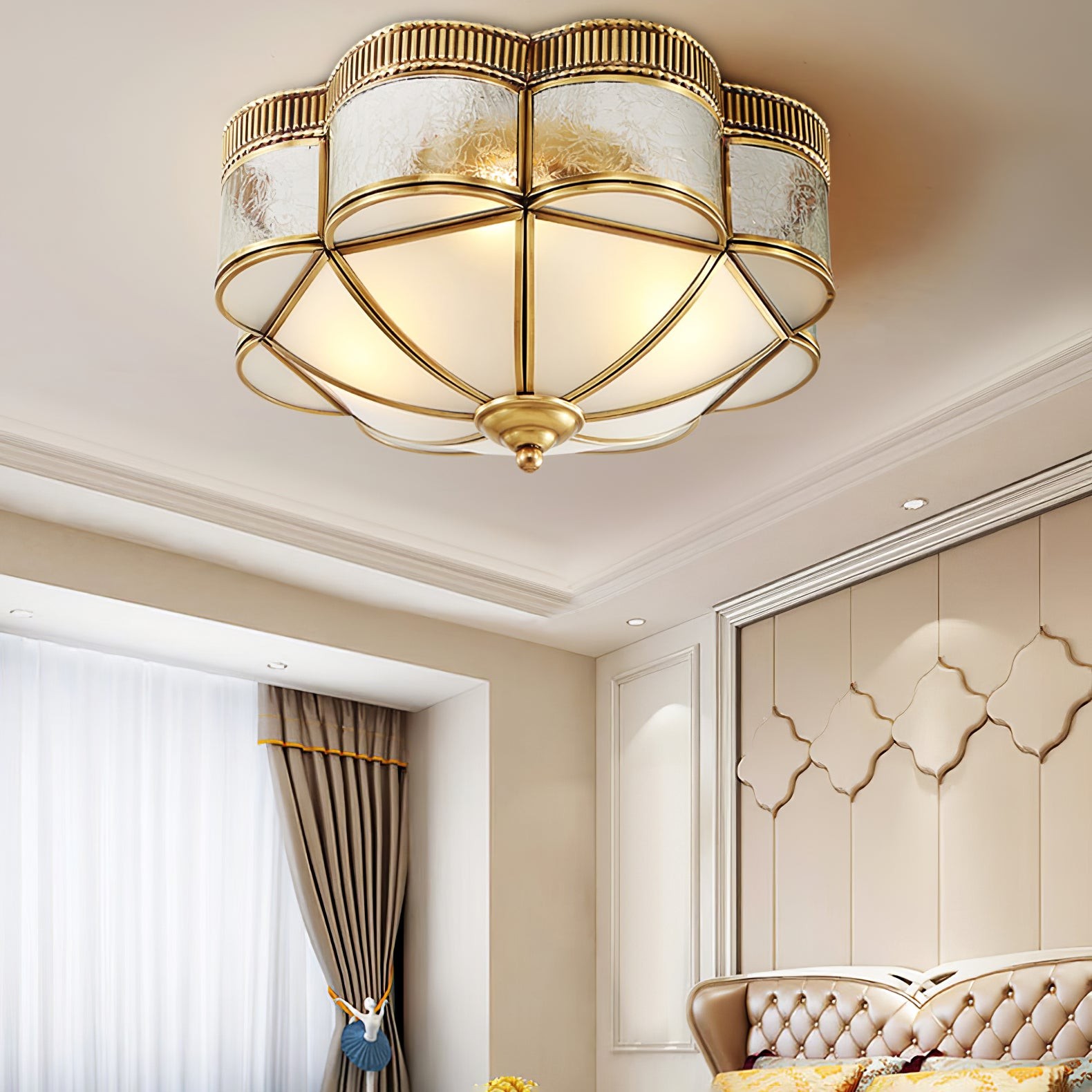 Plafondlamp met koepel van messing HL391
