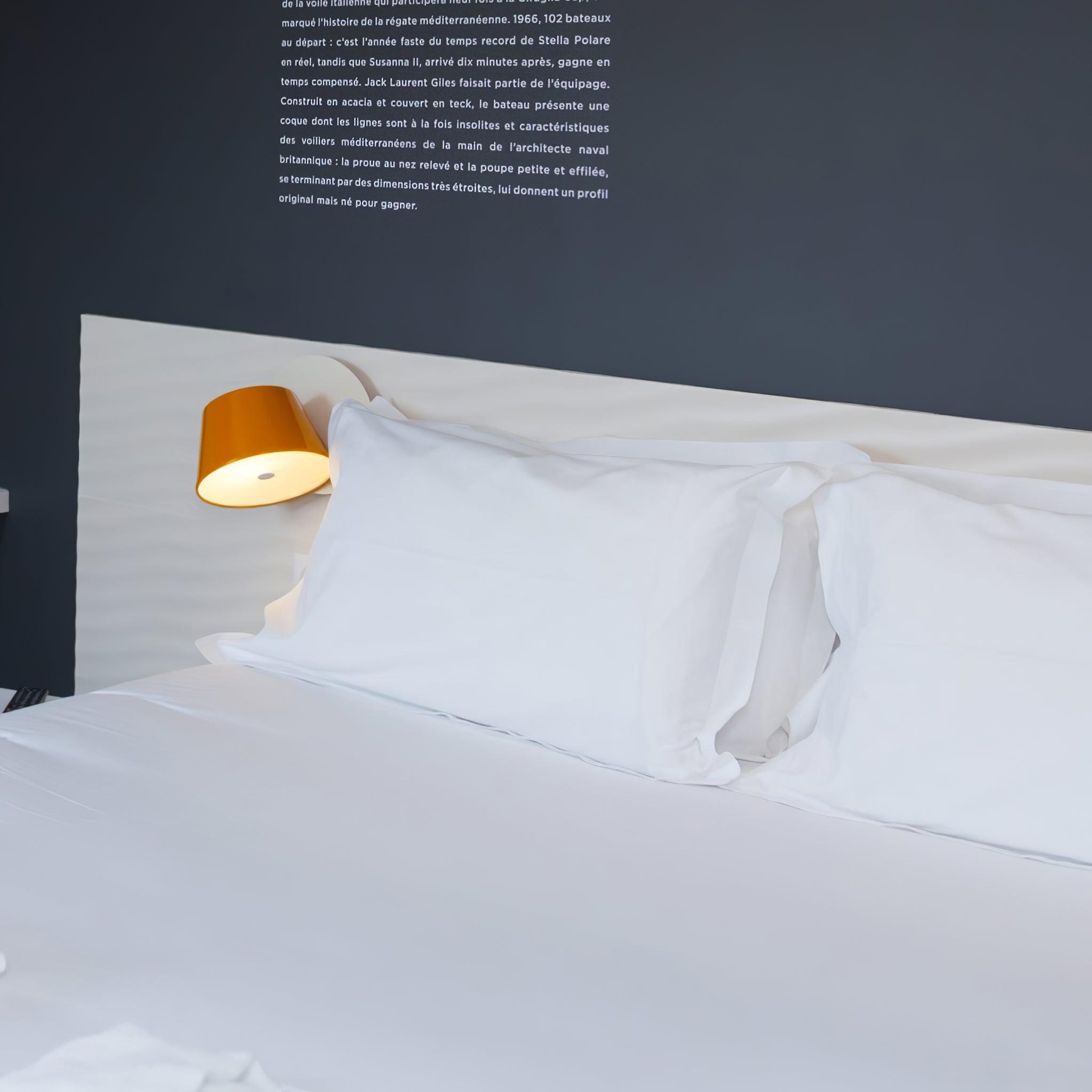 Eenvoudige leeslamp voor aan het bed in de slaapkamer HL478