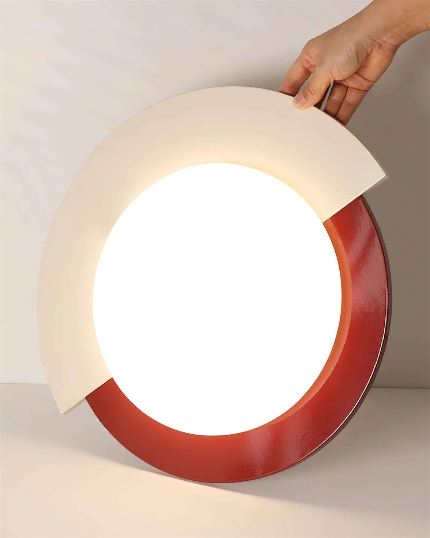Rood-witte ronde plafondlamp HL755