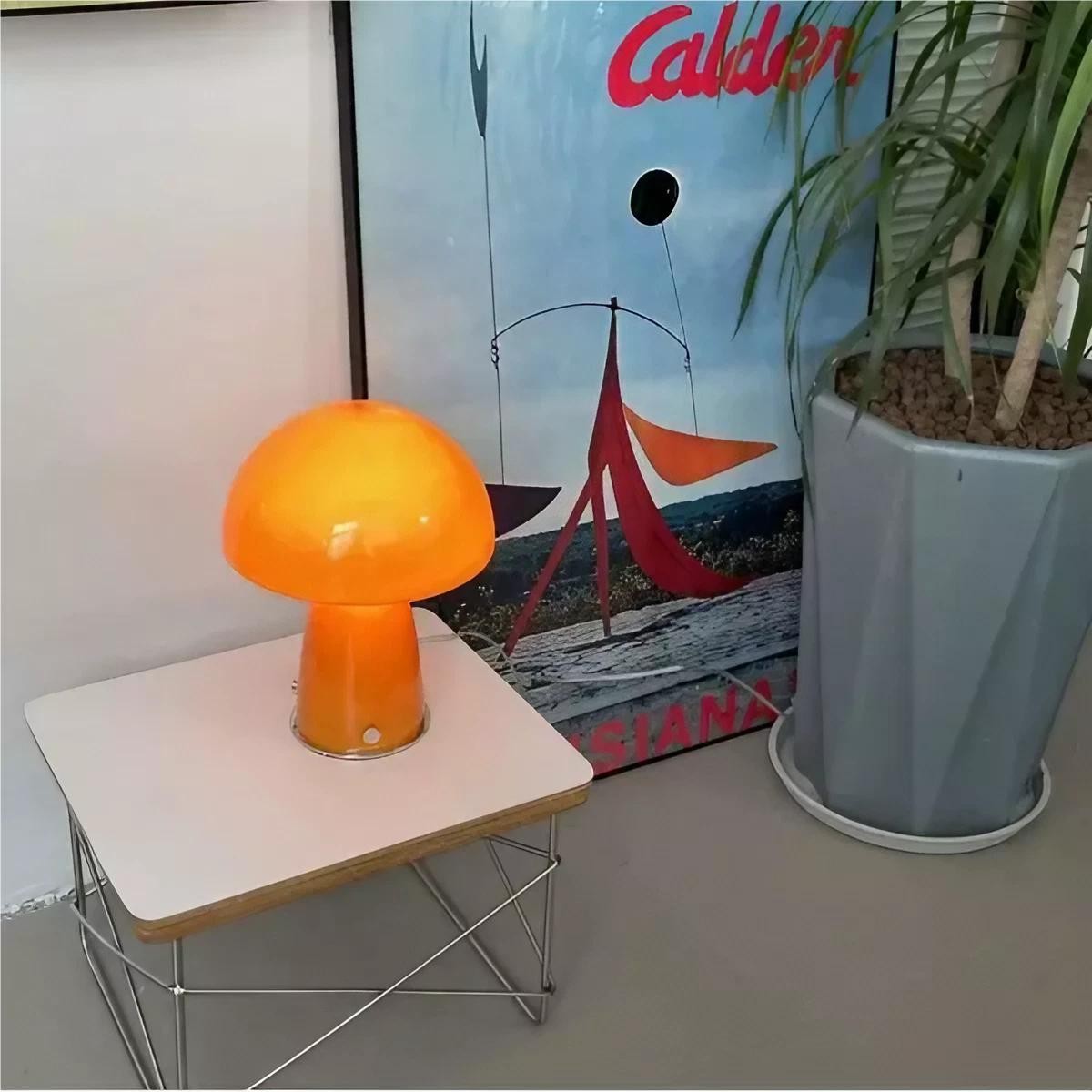 Deense Bauhaus glazen paddestoel tafellamp HL187